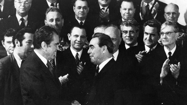 Strategic Arms Limitation Talks (SALT 1) Leonid Brezhnev and Richard Nixon - Sputnik International