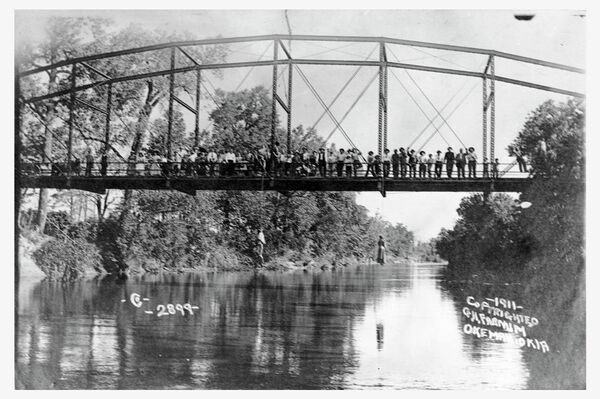 The lynching of Laura and Lawrence Nelson on 25 May 1911 in Okemah, Oklahoma - Sputnik International