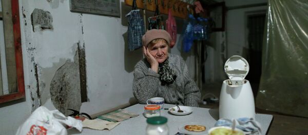 Medvedev: Ukraine Could Face Social, Economic Collapse - Sputnik International