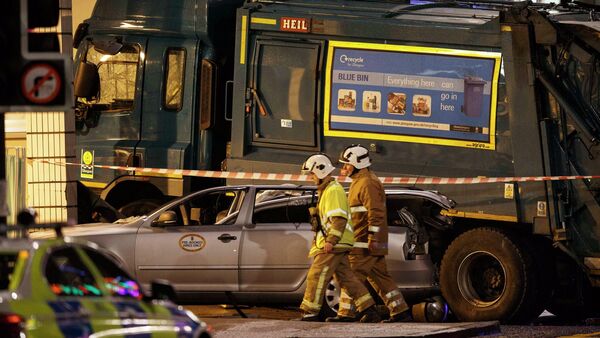 Refuse truck that crashed into pedestrians in George Square, Glasgow  in Scotland December 22, 2014. - Sputnik International