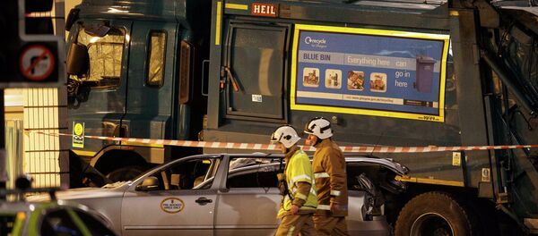 Refuse truck that crashed into pedestrians in George Square, Glasgow  in Scotland December 22, 2014. - Sputnik International