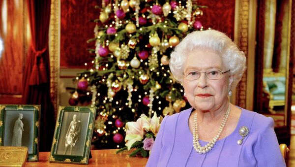 Britain's Queen Elizabeth poses for a photograph - Sputnik International