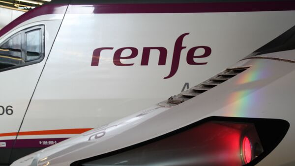 Two highspeed Avant services ready at Atocha station Madrid Spain Renfe - Sputnik International