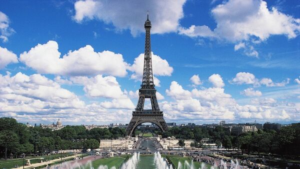 The Eiffel tower and fountains of the Trocadero, Paris, Ile-de-France, France. - Sputnik International