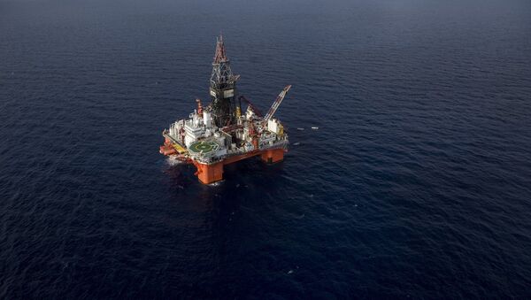 Veracruz, Mexico: La Muralla IV, semi-submersible drilling rig for ultra deep water operations, owned by Mexican Grupo R and operated by Pemex, the state-owned Mexican oil company - Sputnik International