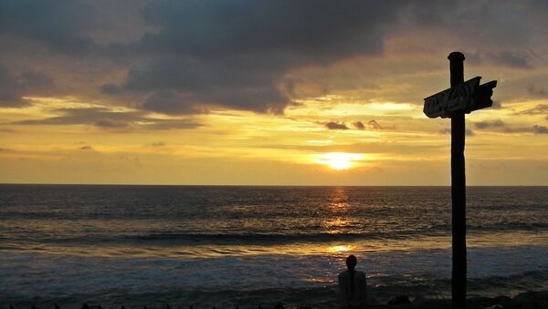 Sunset at Varkala beach in front of the Blue Water Beach Resort, Kerala - Sputnik International