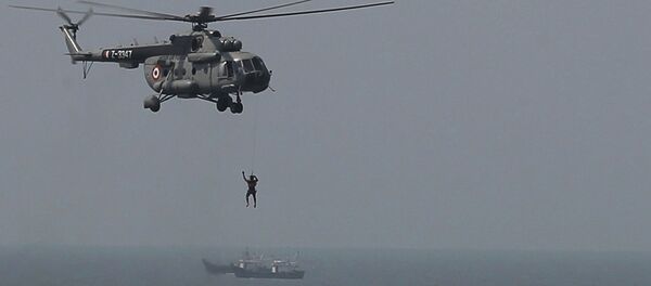 Indian Coast Guard spotted and intercepted a vessel from Pakistan, carrying explosives - Sputnik International