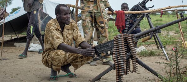 Rebel soldiers guard the village of Majieng, about 6km from the town of Bentiu, in South Sudan - Sputnik International