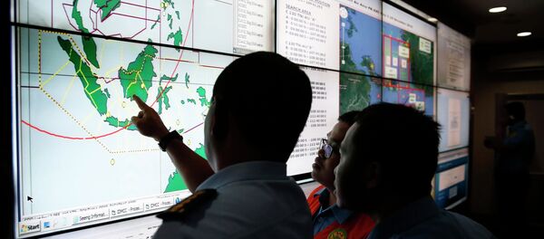 Military and rescue authorities monitor progress in the search for AirAsia Flight QZ8501 Military and rescue authorities monitor progress in the search for AirAsia Flight QZ8501 - Sputnik International