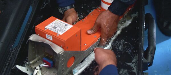 The FDR (Flight Data Recorder) of the AirAsia flight QZ8501 - Sputnik International