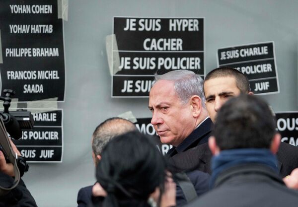 Israel's Prime Minister Benjamin Netanyahu arrives at the Hyper Cacher kosher supermarket January 12, 2015 near the Porte de Vincennes in Paris Israel's Prime Minister Benjamin Netanyahu arrives at the Hyper Cacher kosher supermarket January 12, 2015 near the Porte de Vincennes in Paris - Sputnik International