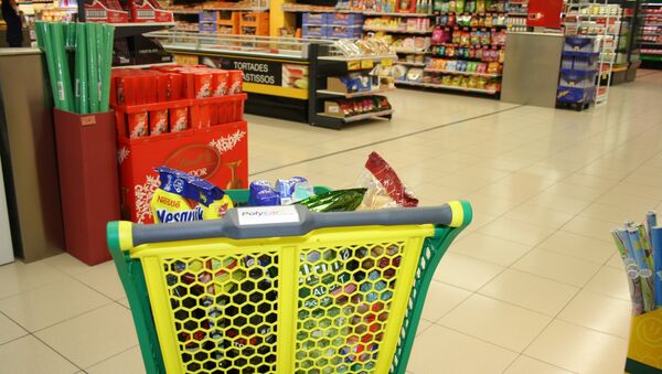 Plastic grocery trolley at supermarket. - Sputnik International