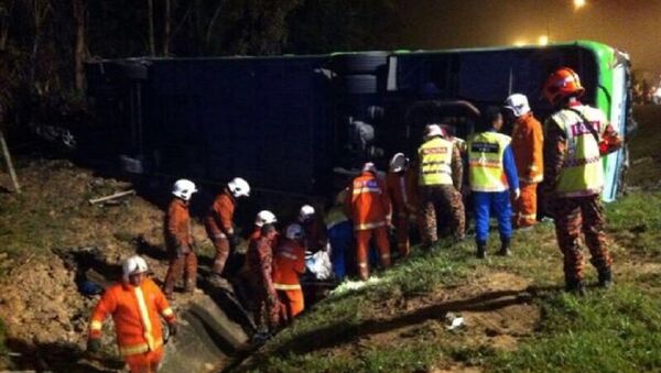 Rescue personnel at the scene of the accident - Sputnik International