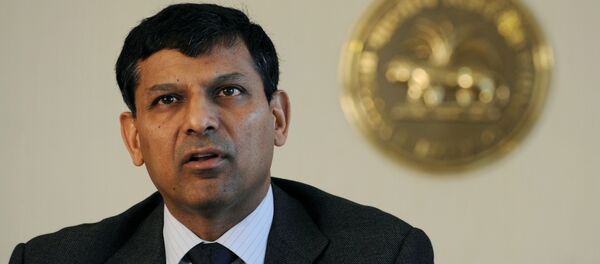 Reserve Bank of India (RBI) governor Raghuram Rajan announces the first bi-monthly Monetary Policy Statement 2014-15 at the RBI headquarters in Mumbai on April 1, 2014 - Sputnik International