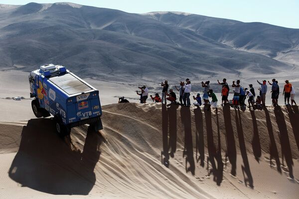 Team KAMAZ-master Navigate the 2015 Dakar Rally - Sputnik International