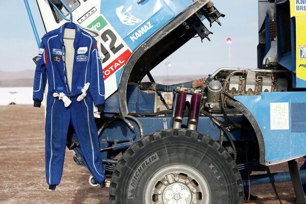 Team KAMAZ-master Navigate the 2015 Dakar Rally - Sputnik International