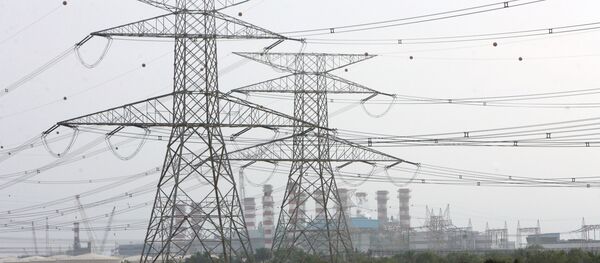 Dubai is expanding its famous solar park, planning to produce up to 1,000 megawatts of the world's cheapest electricity by 2030. - Sputnik International