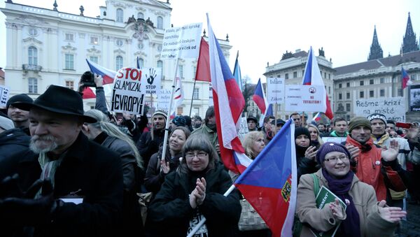 Hundreds of people gather during an anti-Islam rally in Prague, Czech Republic, Friday, Jan. 16, 2015 - Sputnik International