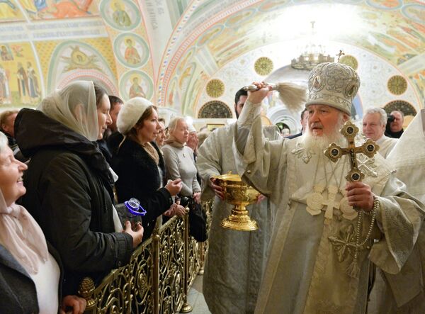Tradition of Russian Orthodox 'Ice Bucket Challenge': Epiphany Celebration in Pictures - Sputnik International