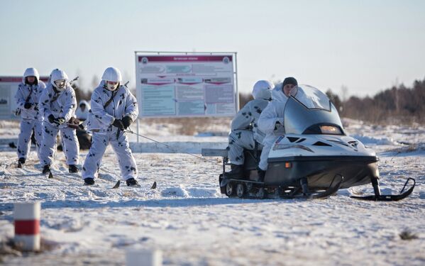 Russian Only Arctic Division's Training in Pictures - Sputnik International