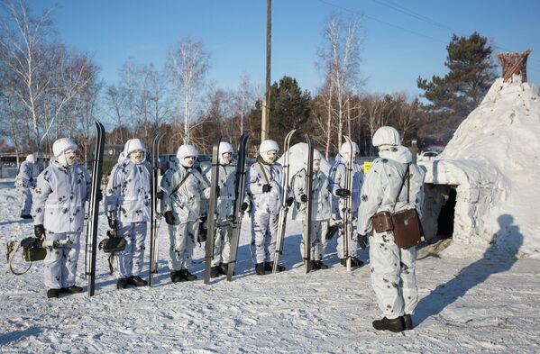 Russian Only Arctic Division's Training in Pictures - Sputnik International