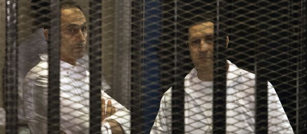 Sons of ousted Egyptian president Hosni Mubarak, Gamal (L) and Alaa (R) - Sputnik International