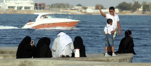 Watching boating activities Watching boating activities - Sputnik International