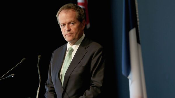 Leader of the Australian opposition, Bill Shorten, speaks to the media along with France's President Francois Hollande (not pictured) during a visit to the National Gallery of Australia in Canberra on November 19, 2014 - Sputnik International