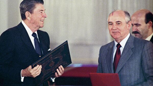 U.S. president Ronald Reagan (left) and General Secretary of the Central Committee of CPSU Mikhail Gorbachev at the joint meeting exchanging ratification instruments on bringing into force Soviet-American treaty on elimination of medium and short range missiles. (File) - Sputnik International
