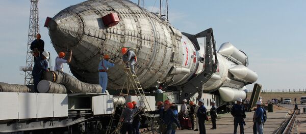 Proton-M rocket with Nimiq-6 satellite prepared for launch Proton-M rocket with Nimiq-6 satellite prepared for launch - Sputnik International