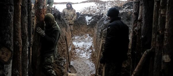 Ukrainian servicemen construct a blindage at their position near Lysychansk, in Luhansk region Ukrainian servicemen construct a blindage at their position near Lysychansk, in Luhansk region - Sputnik International