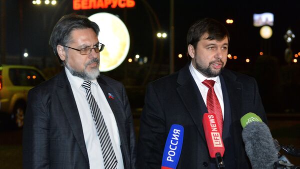 DPR and LPR representatives hold news conference at Minsk airport - Sputnik International