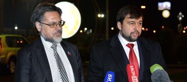 DPR and LPR representatives hold news conference at Minsk airport - Sputnik International