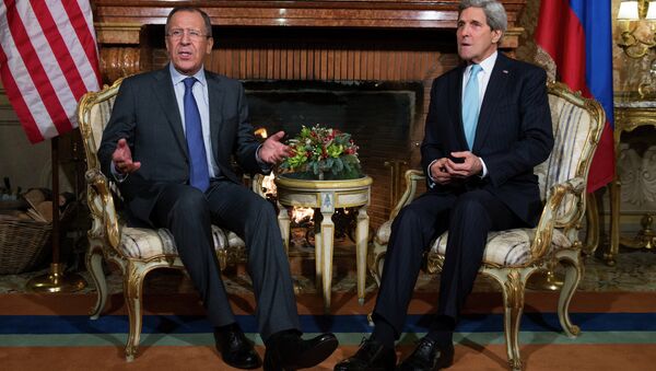 Secretary of State John Kerry, right, and Russian Foreign Minister Sergei Lavrov - Sputnik International