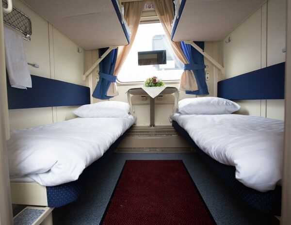 Sleeping places, four to a room in the sleeping car, in Tver Carriage Works' new double decker design. Sleeping places, four to a room in the sleeping car, in Tver Carriage Works' new double decker design. - Sputnik International