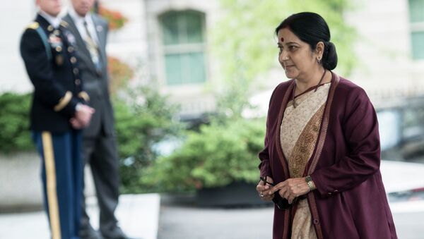 Indian Foreign Minister Sushma Swaraj arrives for a meeting with Indian Prime Minister Narendra Modi and US President Barack Obama - Sputnik International