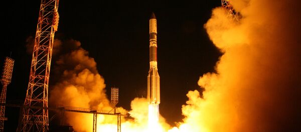 The Proton-M rocket carrying the Astra 2E communication satellite blasts off from the Baikonur cosmodrome - Sputnik International