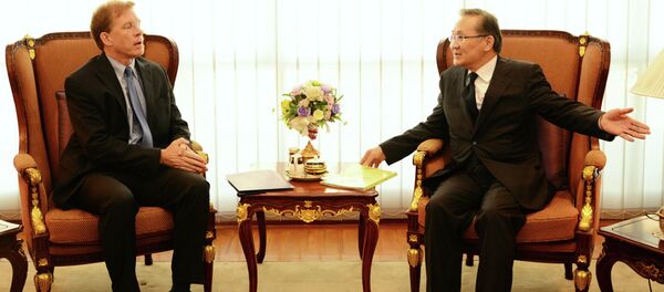 American charge d’affairs in Bangkok, W. Patrick Murphy, left, talks with Thai Deputy Foreign Minister Don Pramudwi during a meeting at the Foreign Ministry in Bangkok American charge d’affairs in Bangkok, W. Patrick Murphy, left, talks with Thai Deputy Foreign Minister Don Pramudwi during a meeting at the Foreign Ministry in Bangkok - Sputnik International