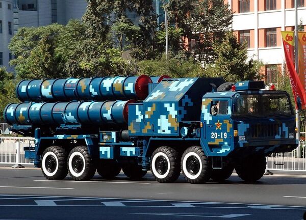 HongQi 9 [HQ-9] launcher pictured in Beijing during the 60th anniversary parade dedicated to China's founding, 2009. - Sputnik International