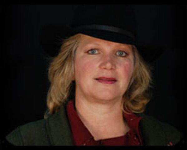 Lani Malmberg (pictured) believes that using her goats over a burning would be safer. Lani Malmberg (pictured) believes that using her goats over a burning would be safer. - Sputnik International