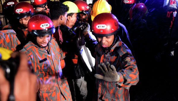 Bangladeshi firefighters - Sputnik International
