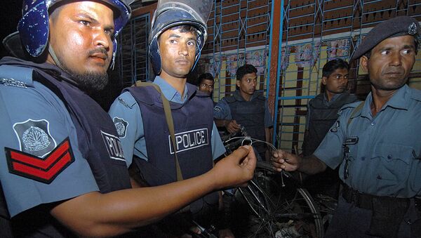 Bangladeshi policemen - Sputnik International