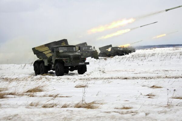 A BM-21 Grad multiple-rocket launcher. Large-scale artillery drills at Chebarkul firing range in Chelyabinsk region, Volga-Ural Military District. - Sputnik International