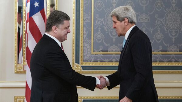 Meeting of Ukraine's President Pyotr Poroshenko and US Secretary of State John Kerry - Sputnik International