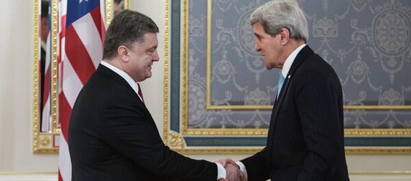 Meeting of Ukraine's President Pyotr Poroshenko and US Secretary of State John Kerry - Sputnik International