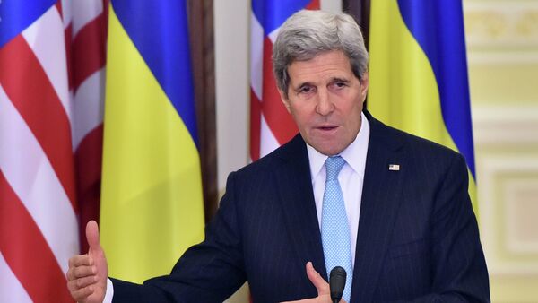 US Secretary of State John Kerry speaks during a press conference after a bilateral meeting in Kiev, on February 5, 2015. - Sputnik International