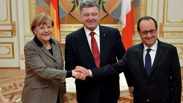 Petro Poroshenko, Francois Hollande and Angela Merkel held a phone conversation ahead of a ceasefire in southeastern Ukraine and stressed that all parties involved in the Ukrainian conflict should observe the obligations they accepted during peace talks in Minsk earlier this week. - Sputnik International