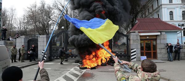 Commenting on the IMF's decision to provide Ukraine with a $17.5 billion loan package, Martin Sieff, columnist for the Baltimore Post-Examiner, argues that Western financial intervention into the Ukrainian economy is akin to throwing money down a black hole. Commenting on the IMF's decision to provide Ukraine with a $17.5 billion loan package, Martin Sieff, columnist for the Baltimore Post-Examiner, argues that Western financial intervention into the Ukrainian economy is akin to throwing money down a black hole. - Sputnik International