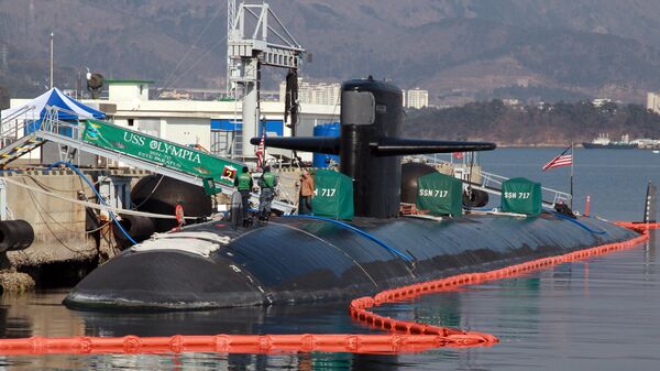 This picture taken on February 2, 2015 shows US submarine USS Olympia (SSN-717) mooring at a South Korean naval base in Changwon - Sputnik International