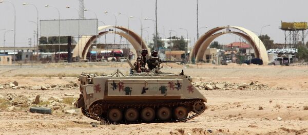 Jordanian soldiers on a tank secure the area near the Al-Karameh border point with Iraq on June 25, 2014 Jordanian soldiers on a tank secure the area near the Al-Karameh border point with Iraq on June 25, 2014 - Sputnik International